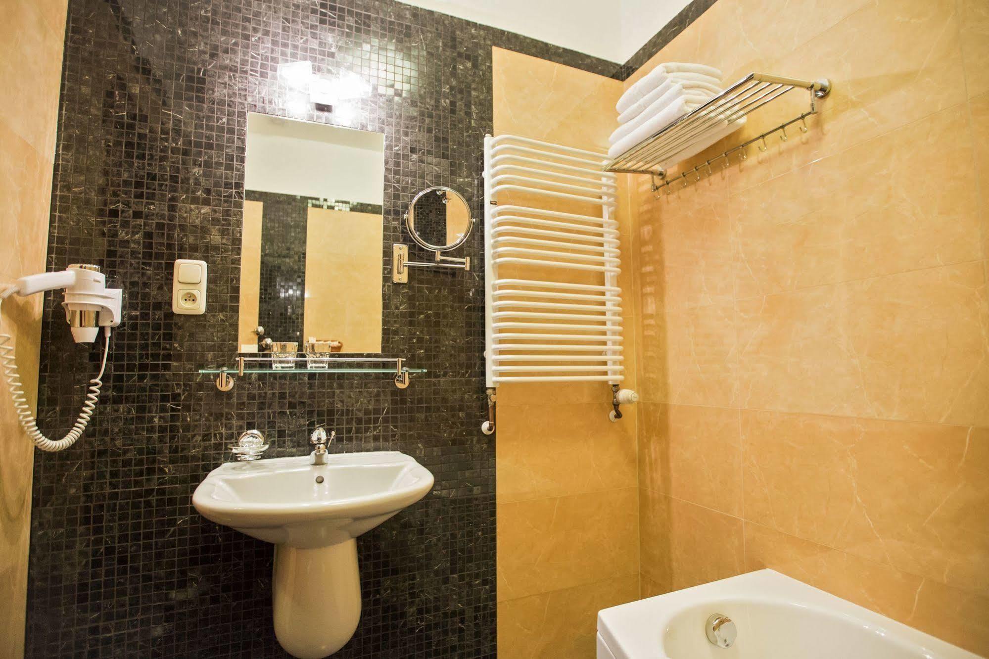Kaliszki Hotel Europa מראה חיצוני תמונה